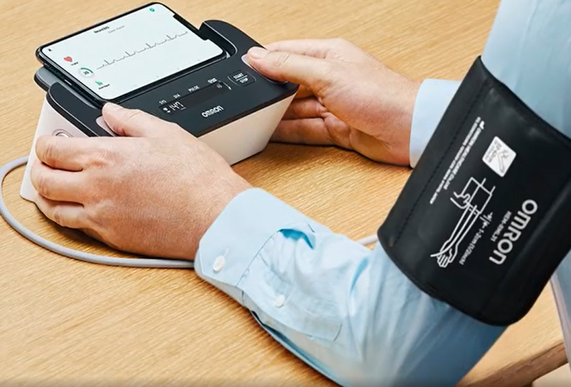Lim - Figure 1. An image illustrating the use of this device in measuring the blood pressure and recording an electrocardiogram (ECG)